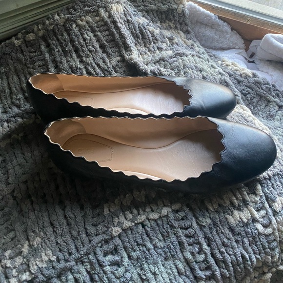 Chloe Scalloped Lauren Flats, Black Leather Chloe Flats in Great Condition - Picture 2 of 8
